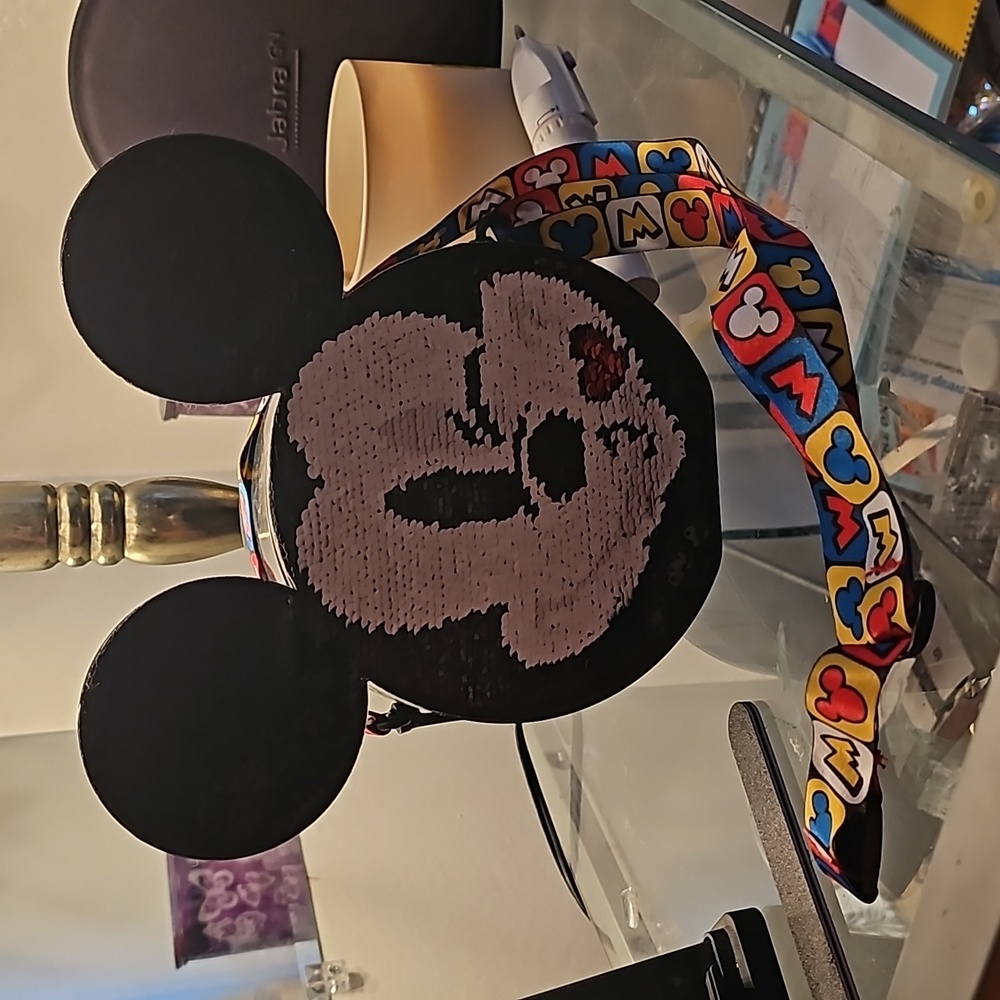 Mickey sequin changing popcorn bucket